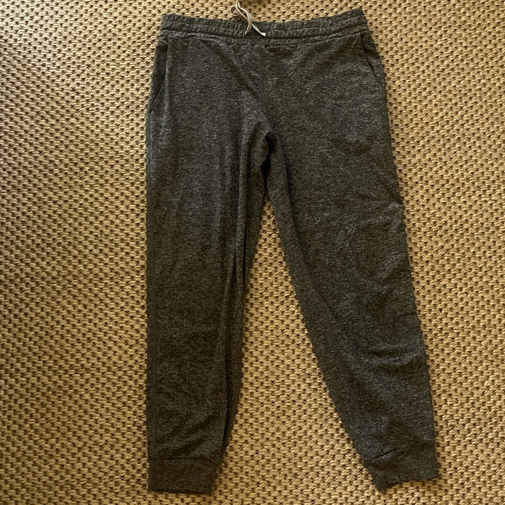 Vuori Heather grey everyday Jogger Pants
